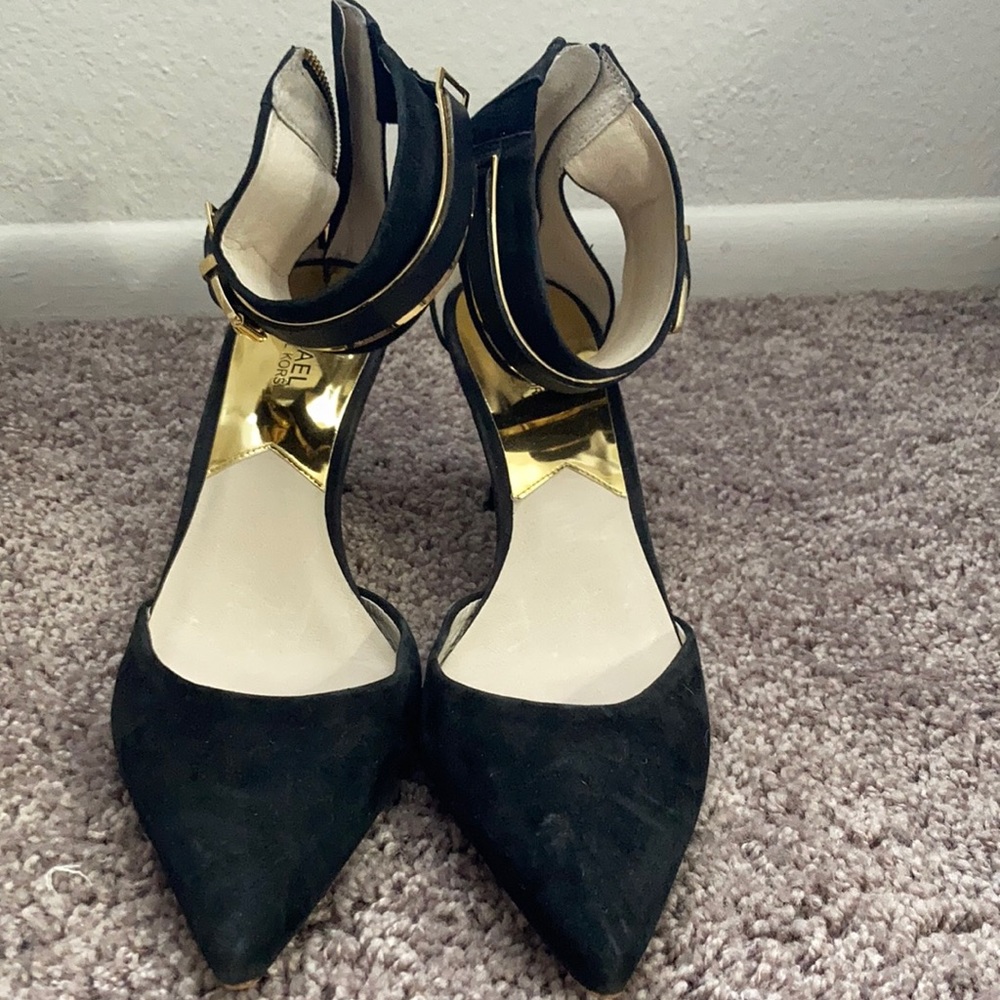 Micheal Kors Black & Gold Heels